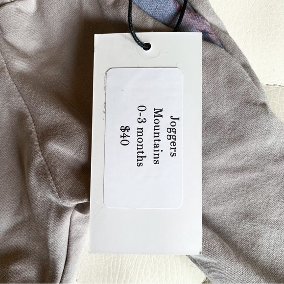 Pretty Plum Boutique 🇨🇦 • Mountain Joggers - Picture 5 of 6